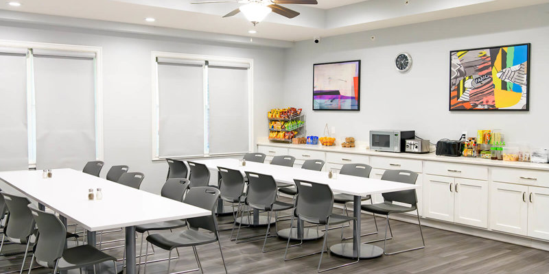 Boca Recovery Center Bloomington dining area